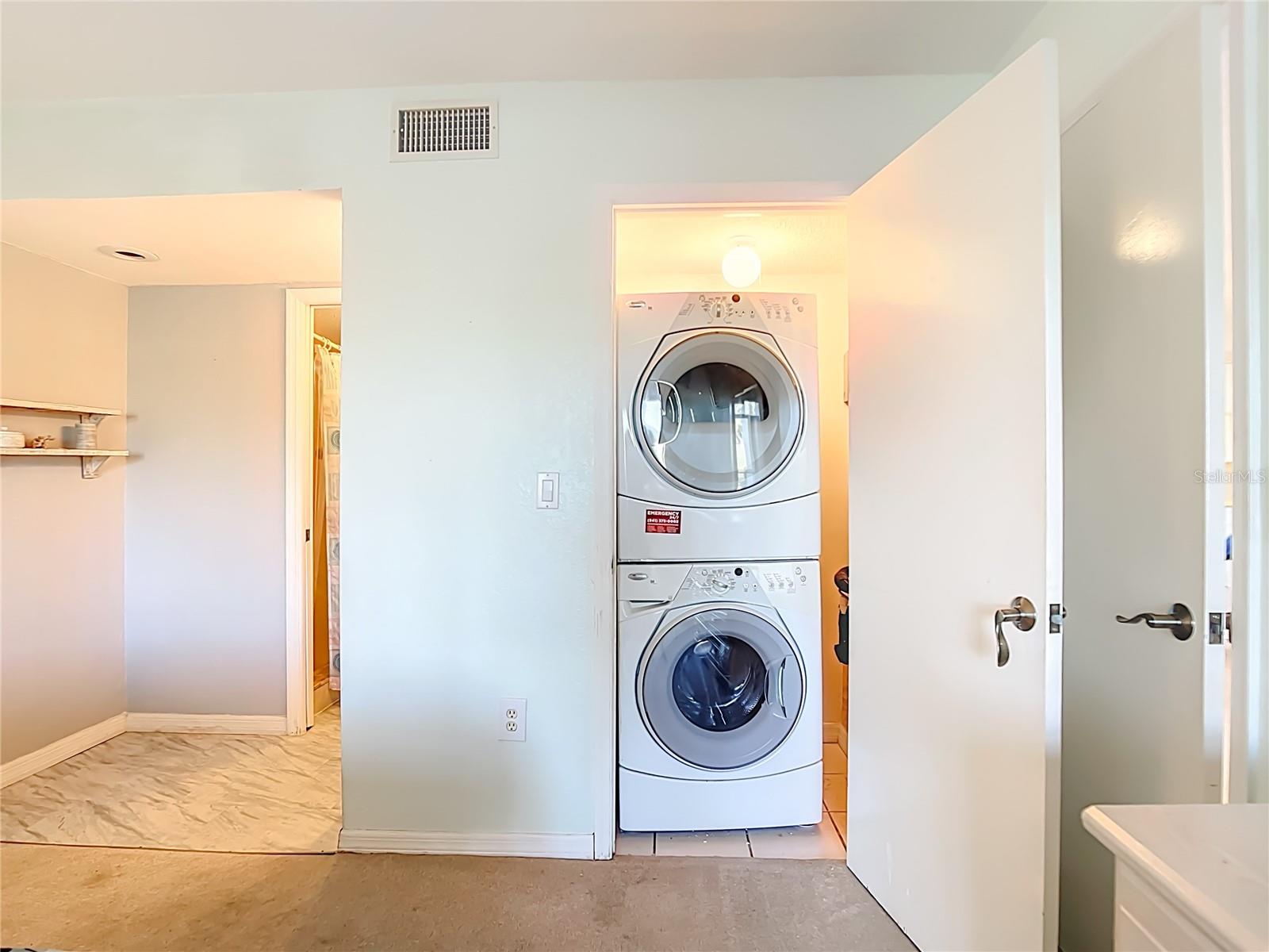 Image 30 of 55 For 404 Cerromar Circle N 115