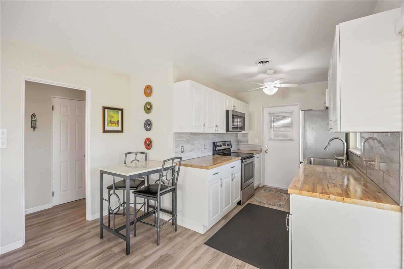 Image 5 of 17 For 1446 Saint Clair Road