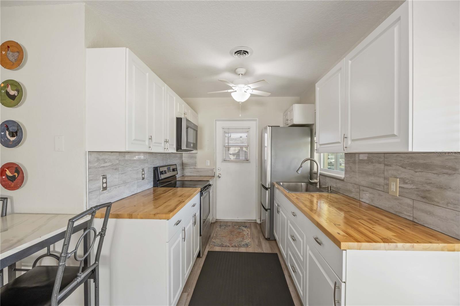 Image 6 of 17 For 1446 Saint Clair Road