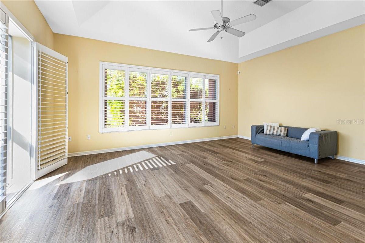 Image 17 of 51 For 264 Mariner Lane