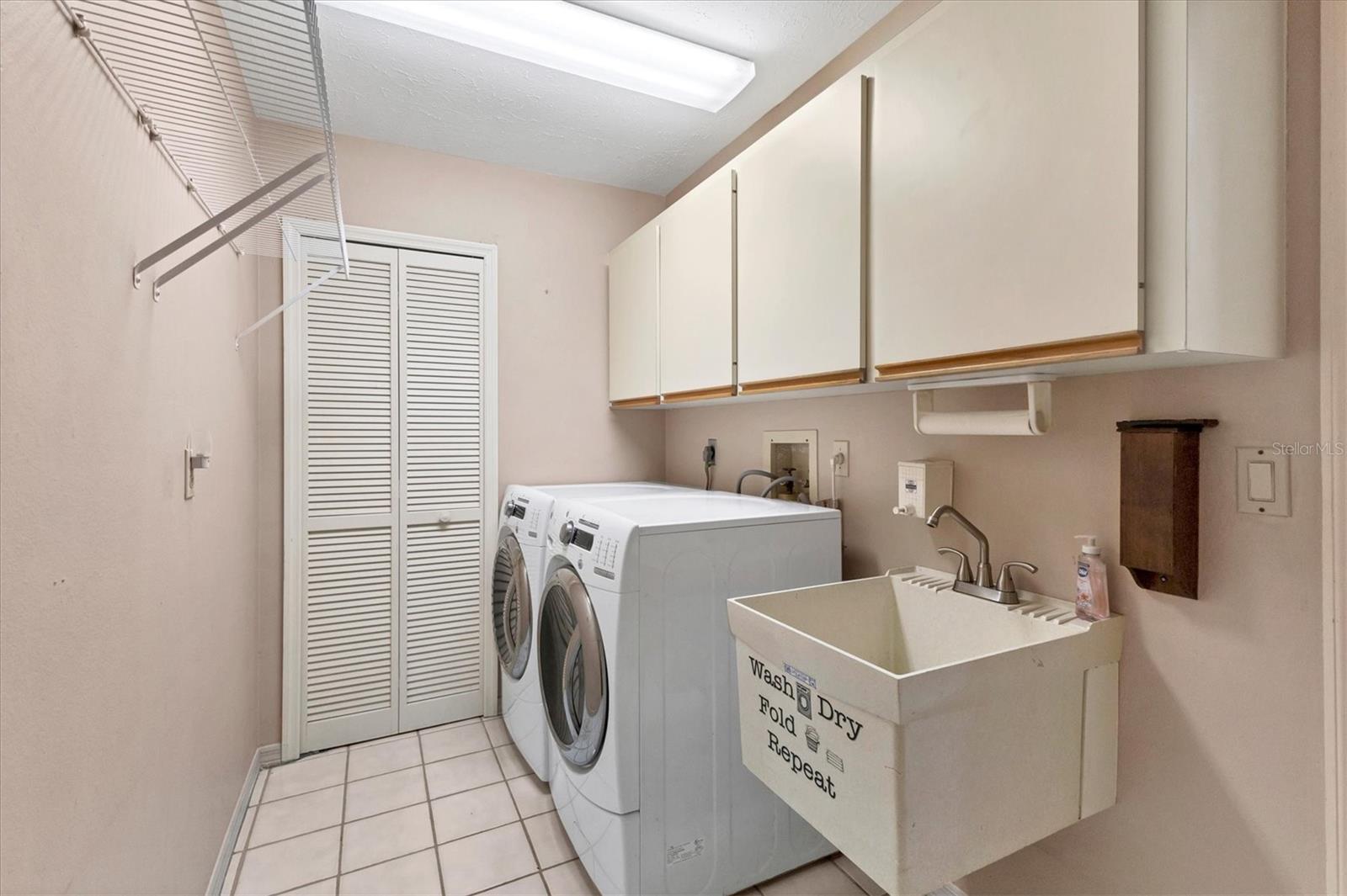 Image 30 of 80 For 228 Rotonda Circle