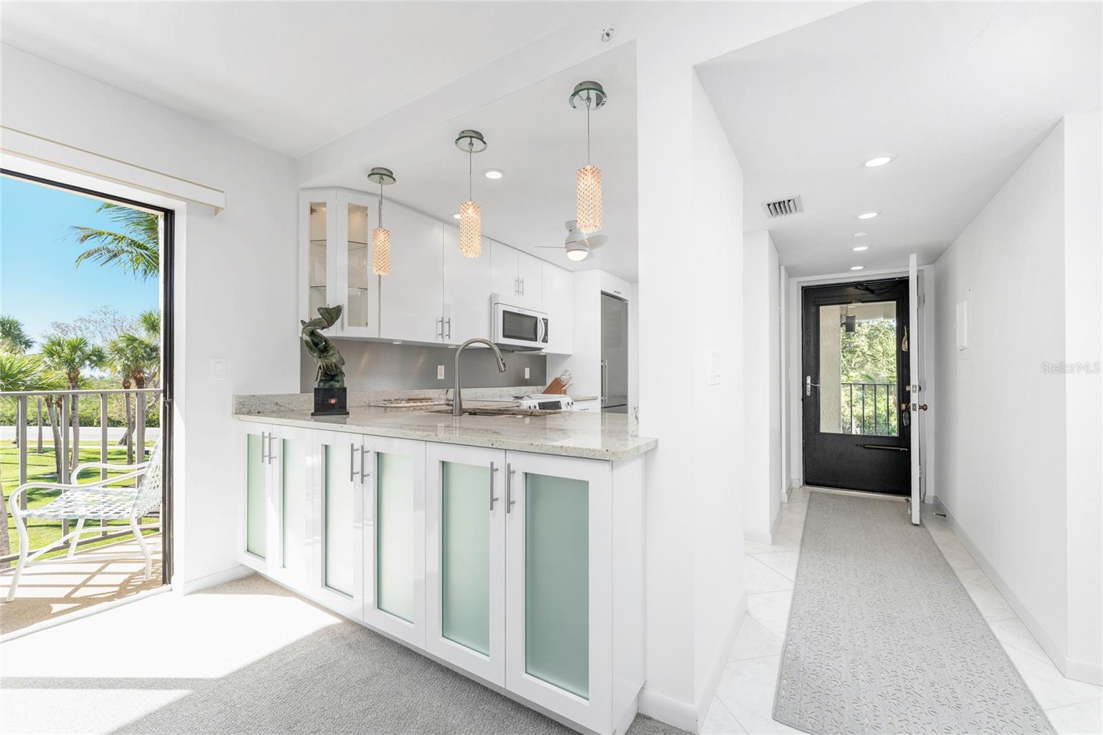 Image 13 of 41 For 1591 Beach Road 307