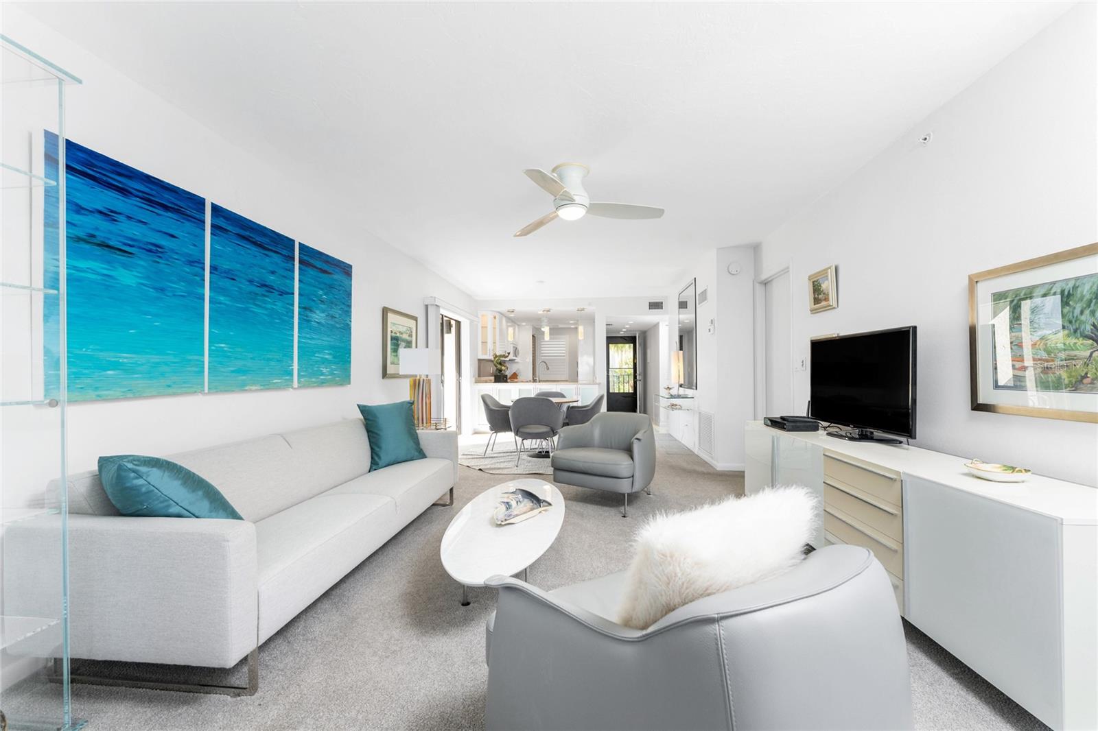 Image 21 of 41 For 1591 Beach Road 307