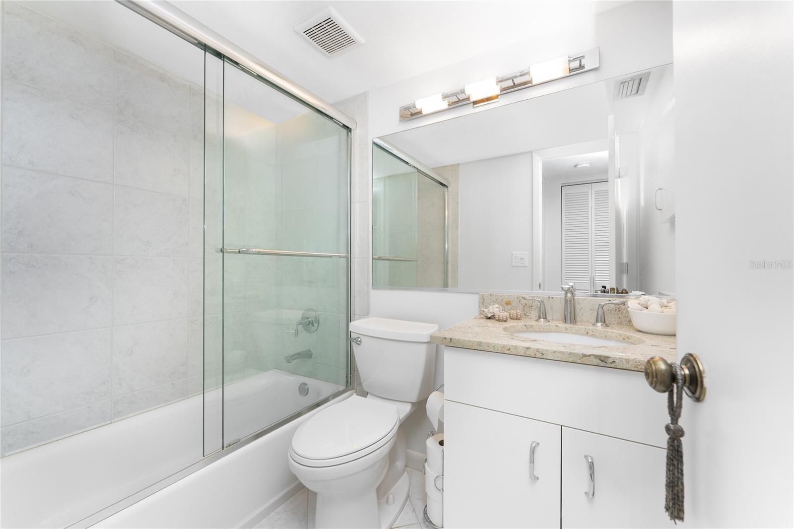 Image 31 of 41 For 1591 Beach Road 307