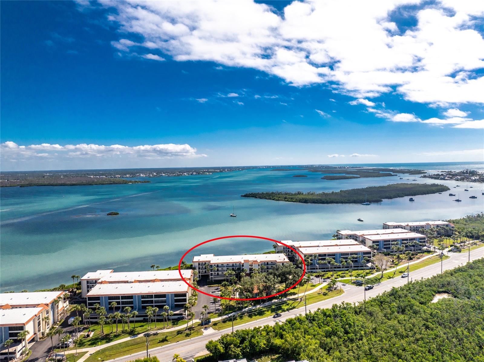 Image 33 of 41 For 1591 Beach Road 307