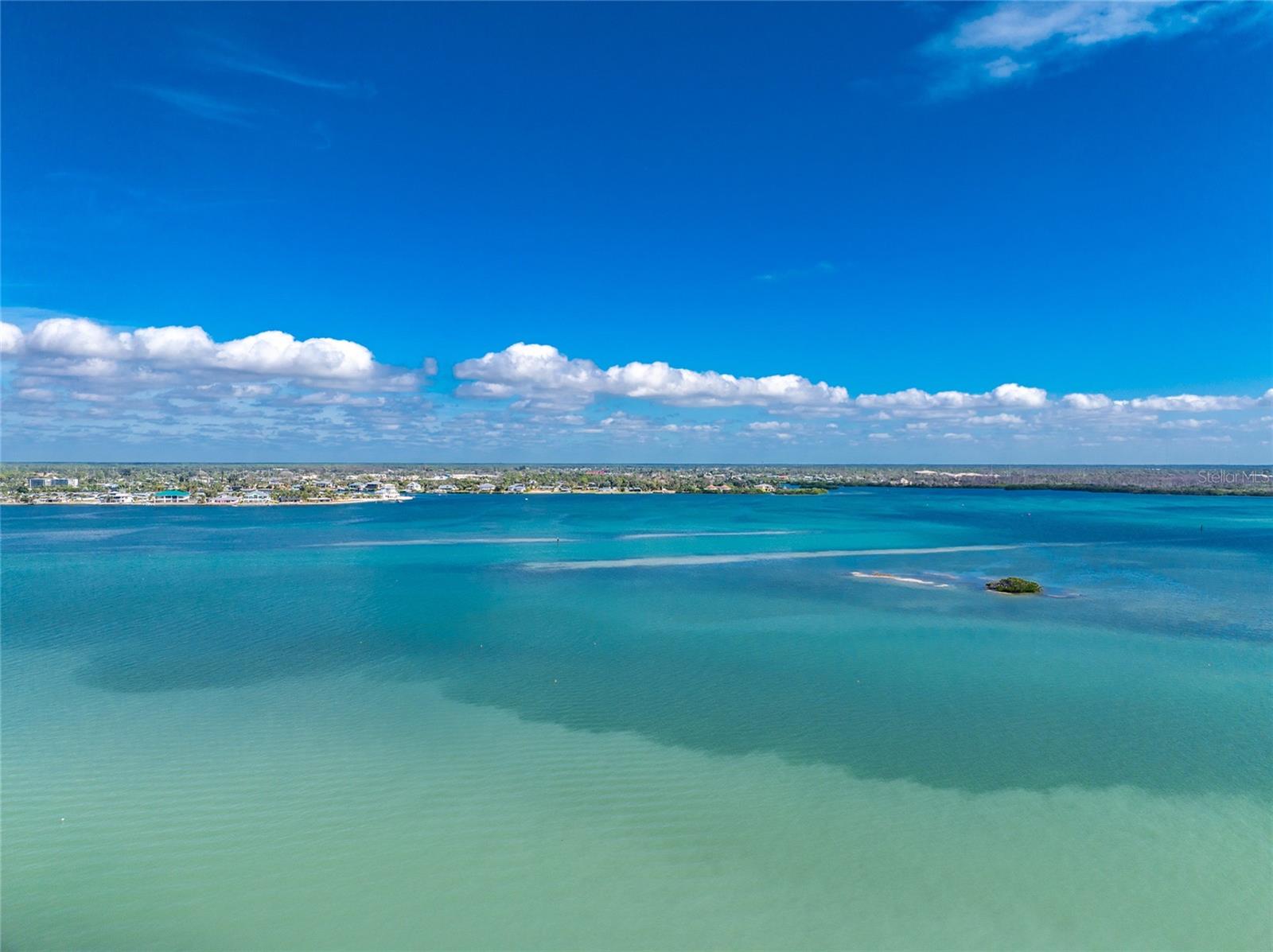 Image 36 of 41 For 1591 Beach Road 307