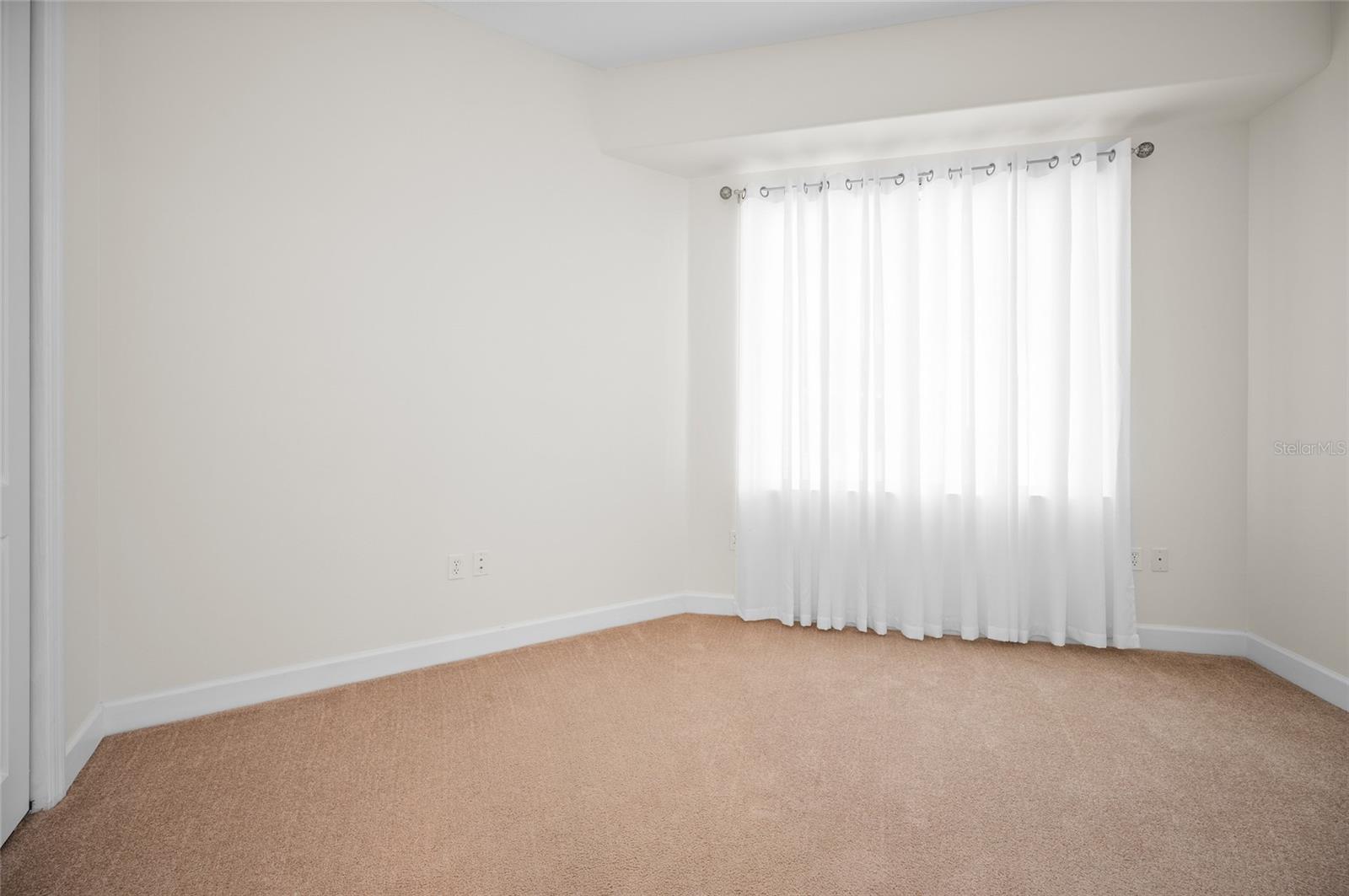 Image 12 of 40 For 1375 Beach Road 211