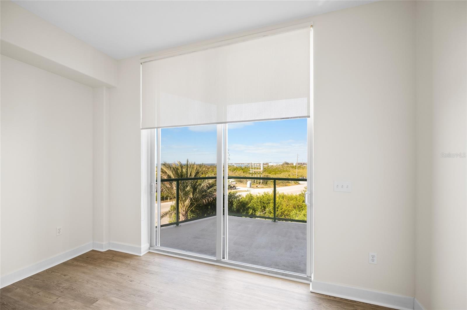 Image 20 of 40 For 1375 Beach Road 211