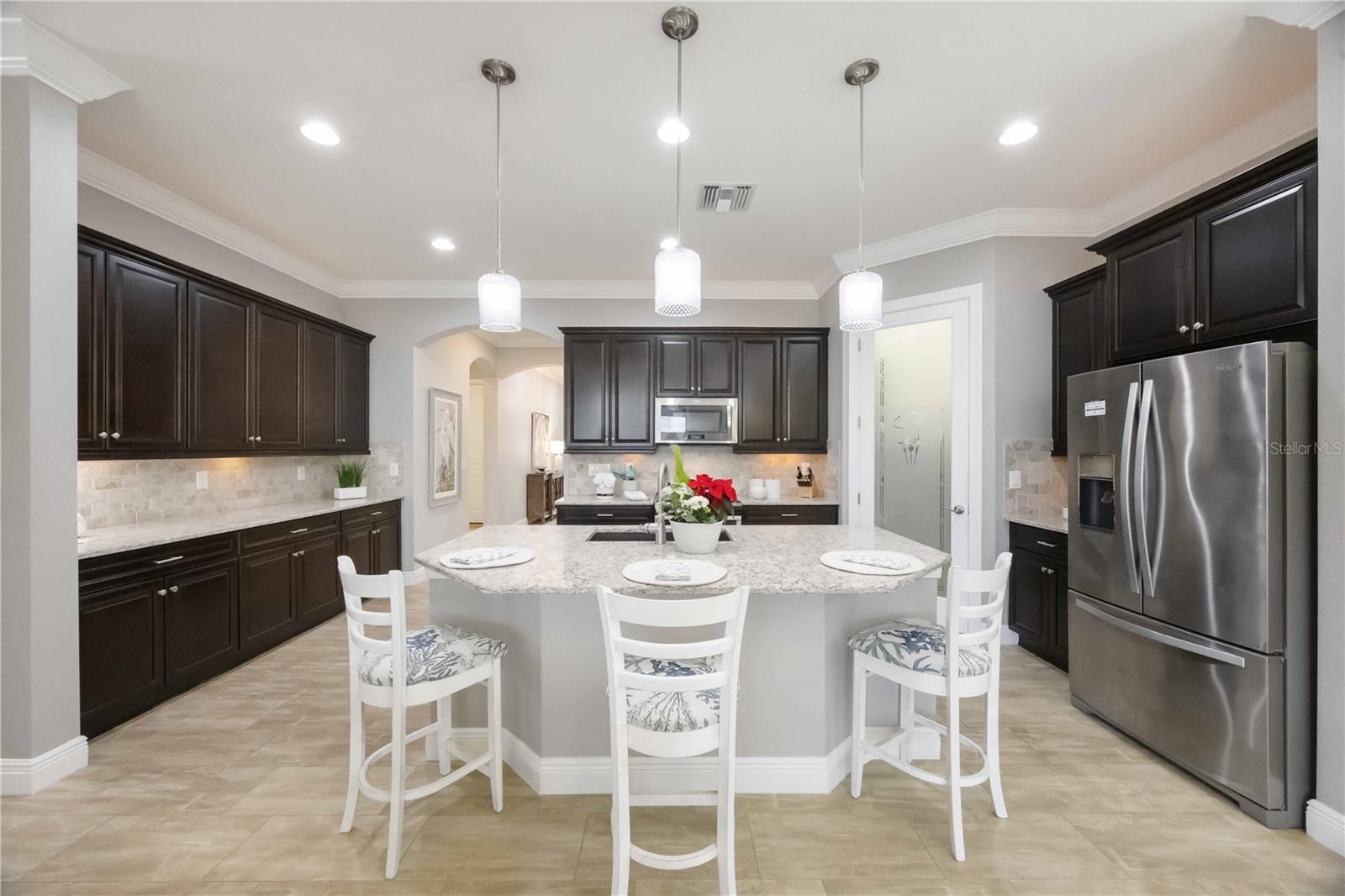 Image 12 of 91 For 23889 Waverly Circle