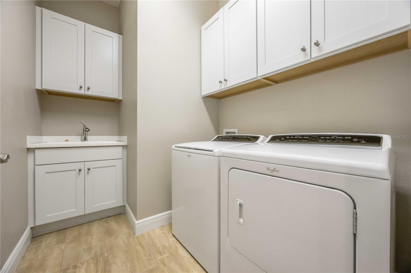 Image 27 of 91 For 23889 Waverly Circle