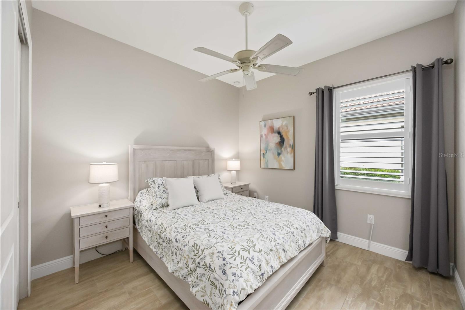 Image 28 of 91 For 23889 Waverly Circle