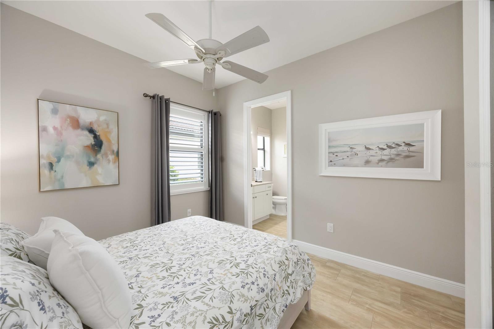 Image 30 of 91 For 23889 Waverly Circle