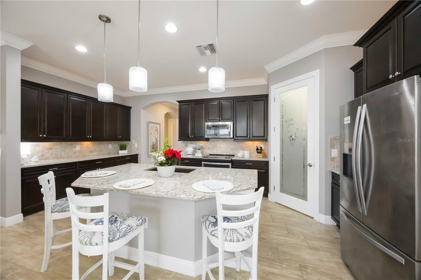 Image 9 of 91 For 23889 Waverly Circle