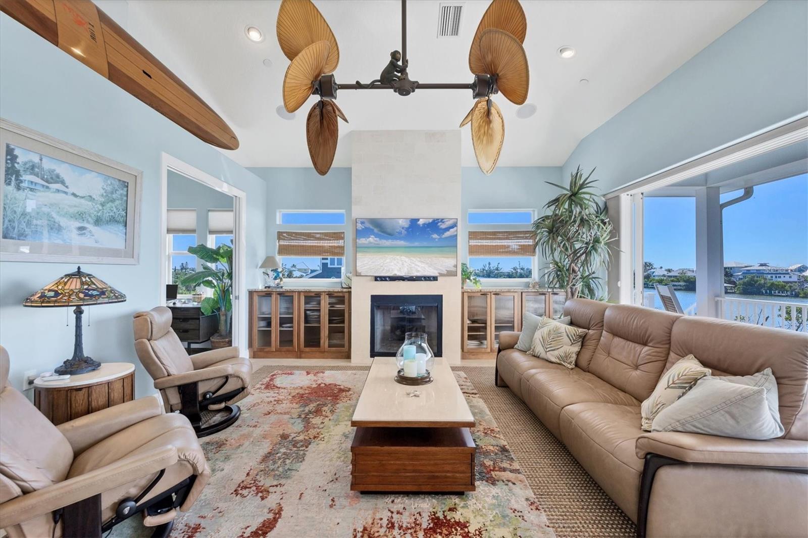 Image 11 of 66 For 121 Bocilla Drive