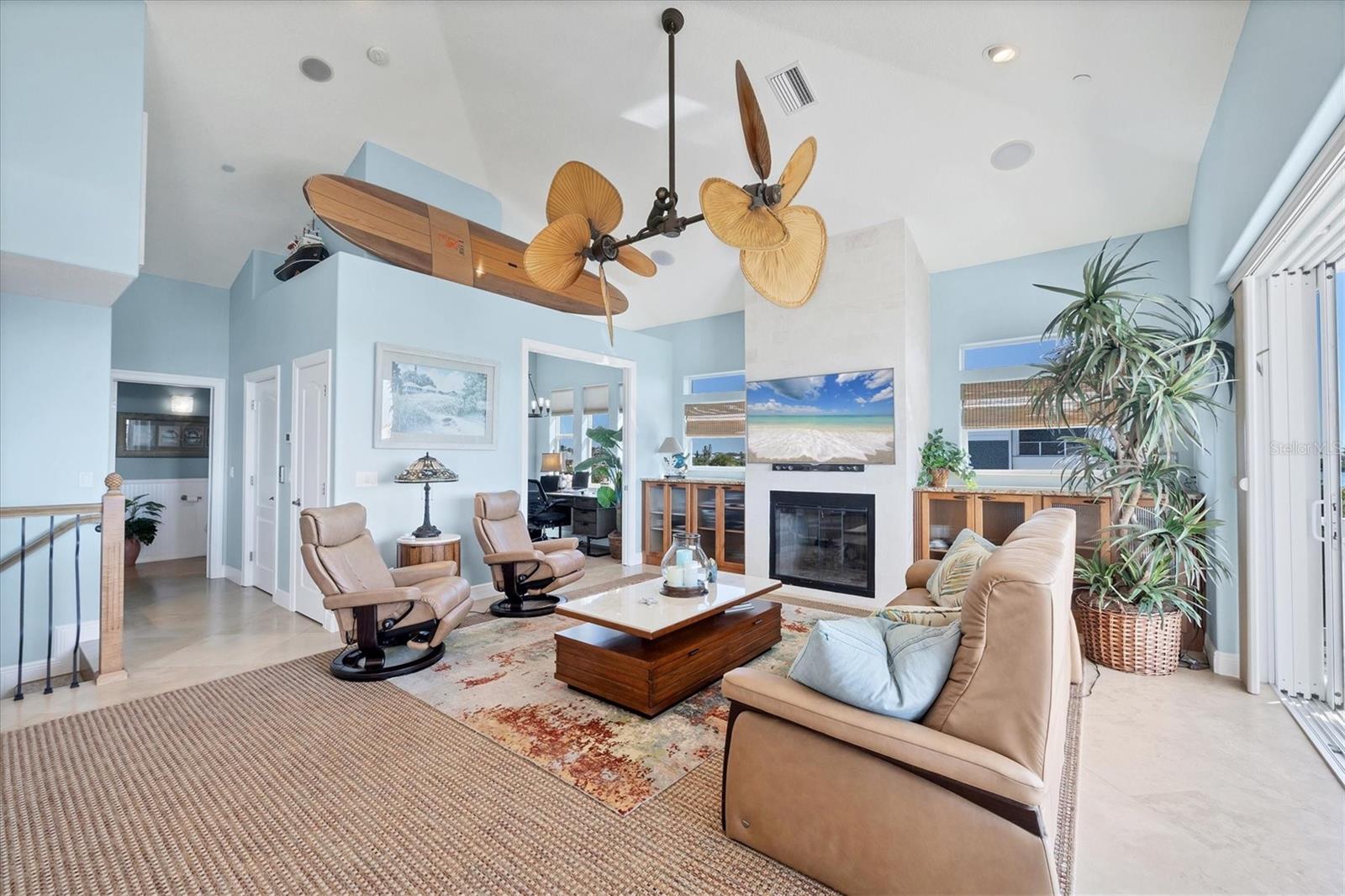 Image 14 of 66 For 121 Bocilla Drive