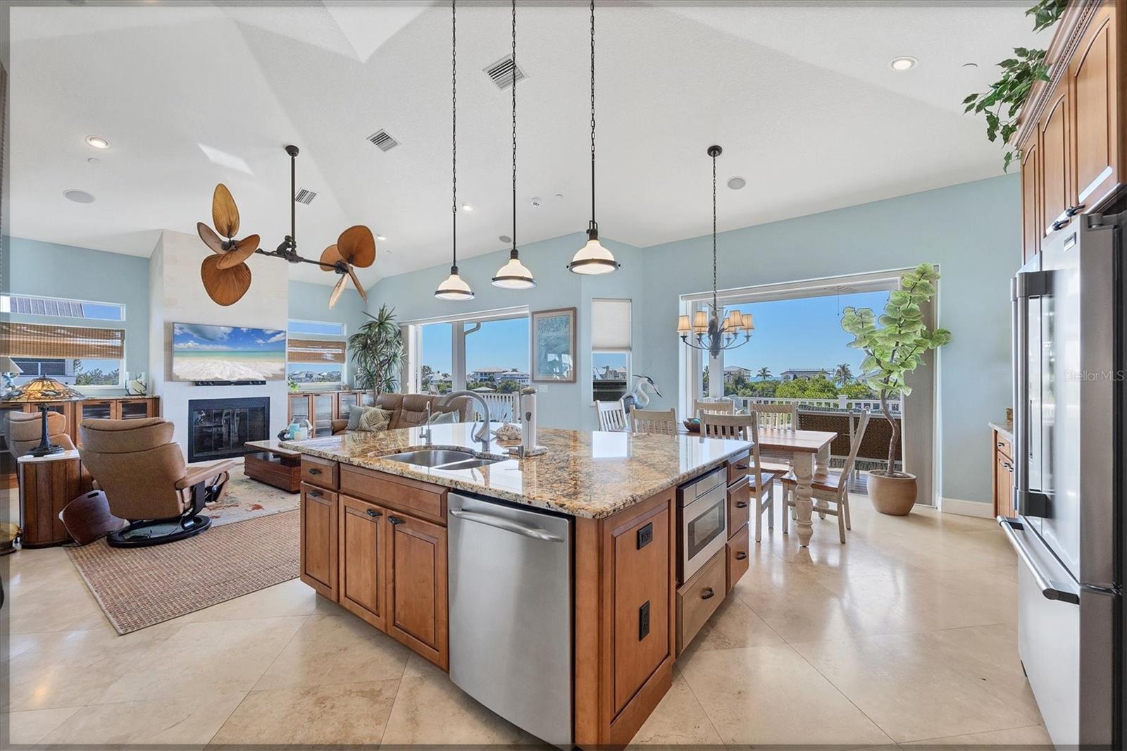 Image 15 of 66 For 121 Bocilla Drive