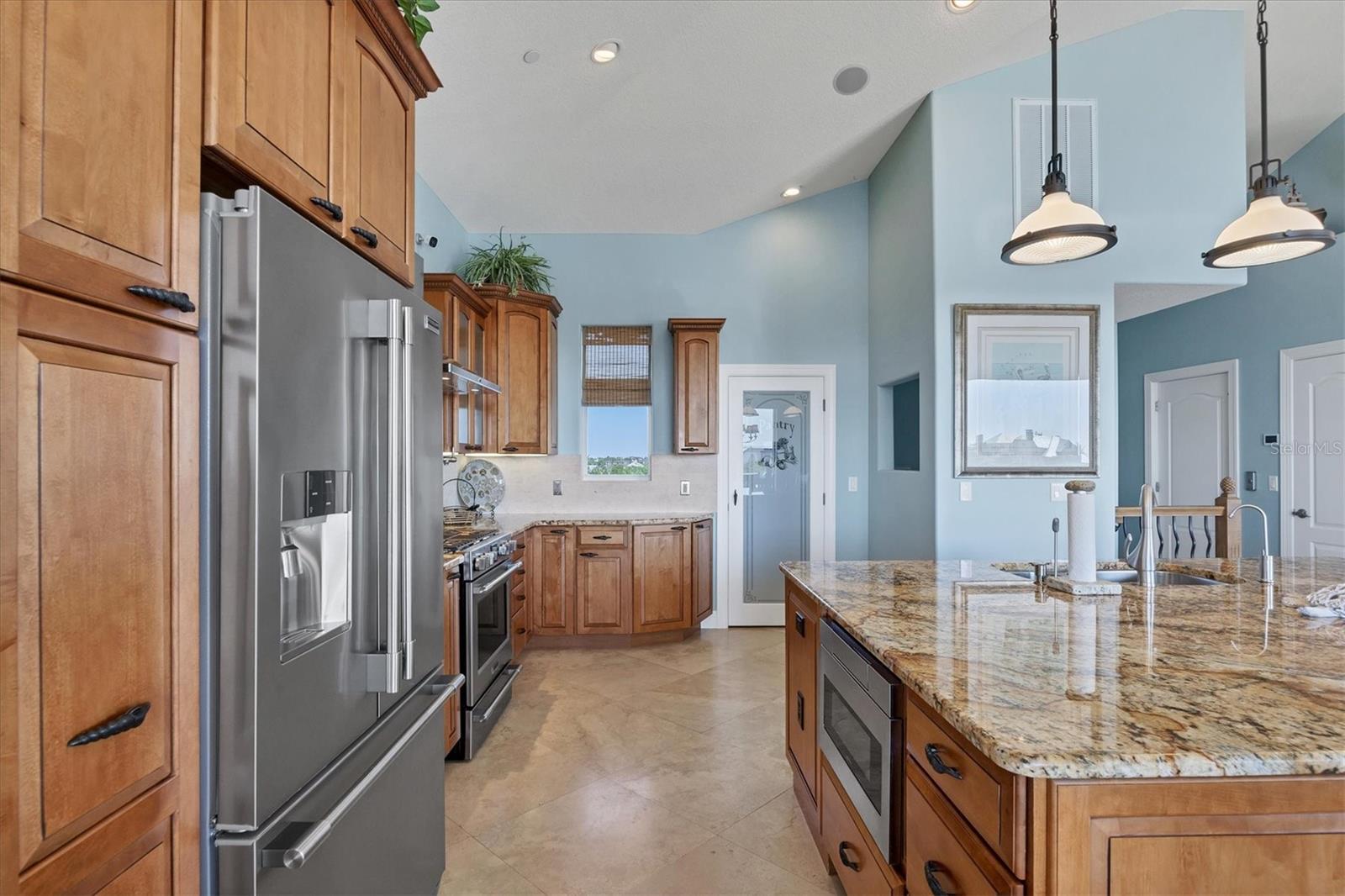 Image 18 of 66 For 121 Bocilla Drive