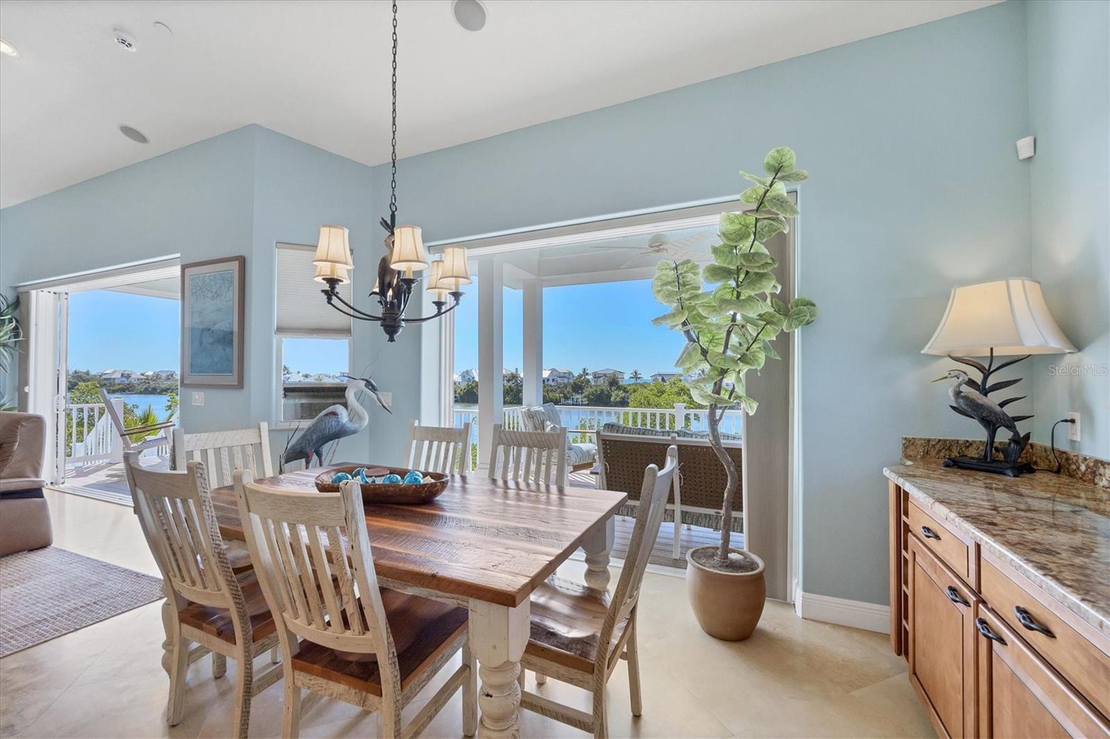 Image 20 of 66 For 121 Bocilla Drive