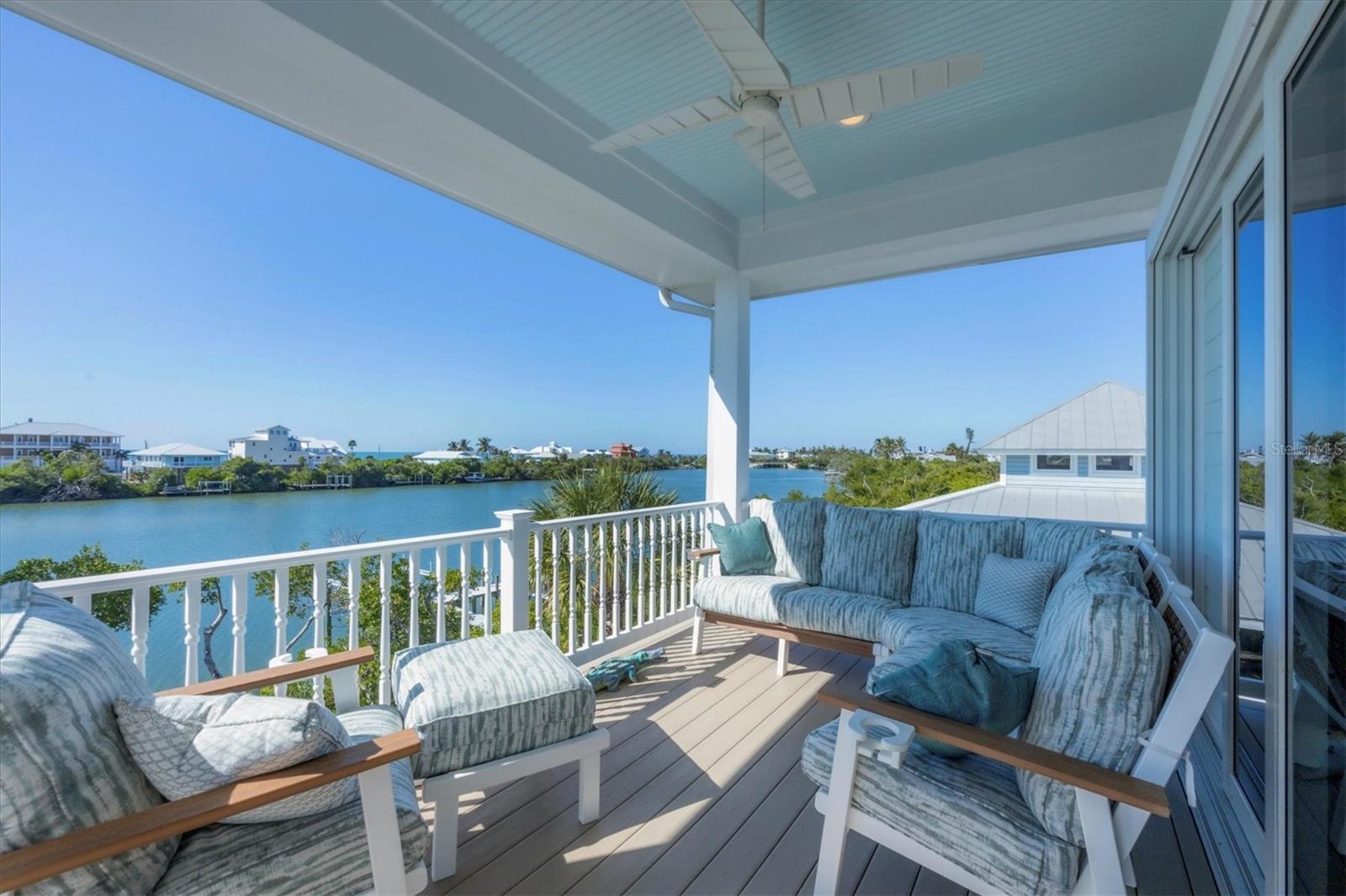 Image 24 of 66 For 121 Bocilla Drive