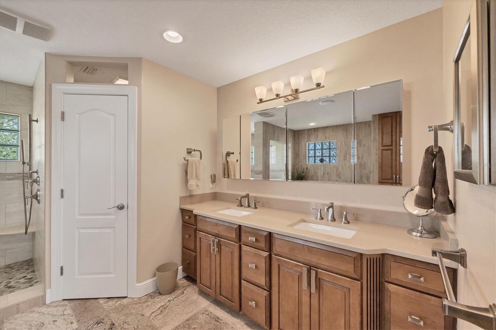 Image 28 of 66 For 121 Bocilla Drive