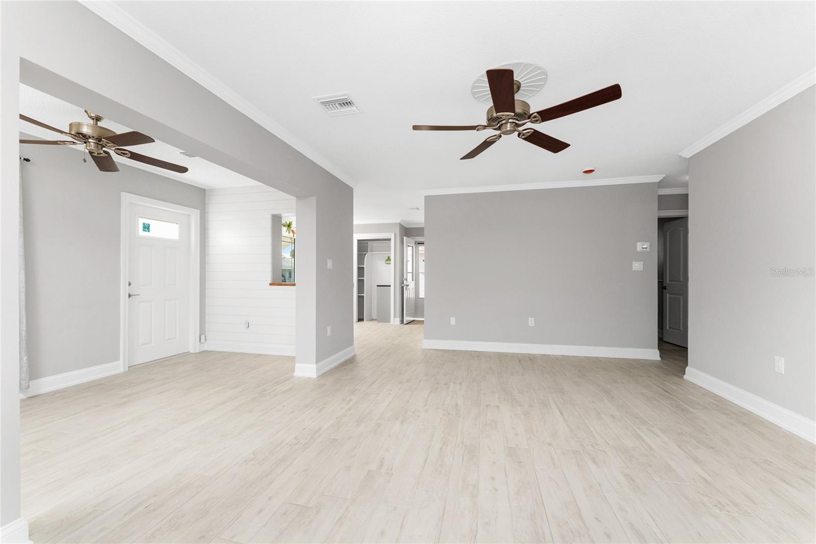 Image 11 of 50 For 1977 Beach Road 73