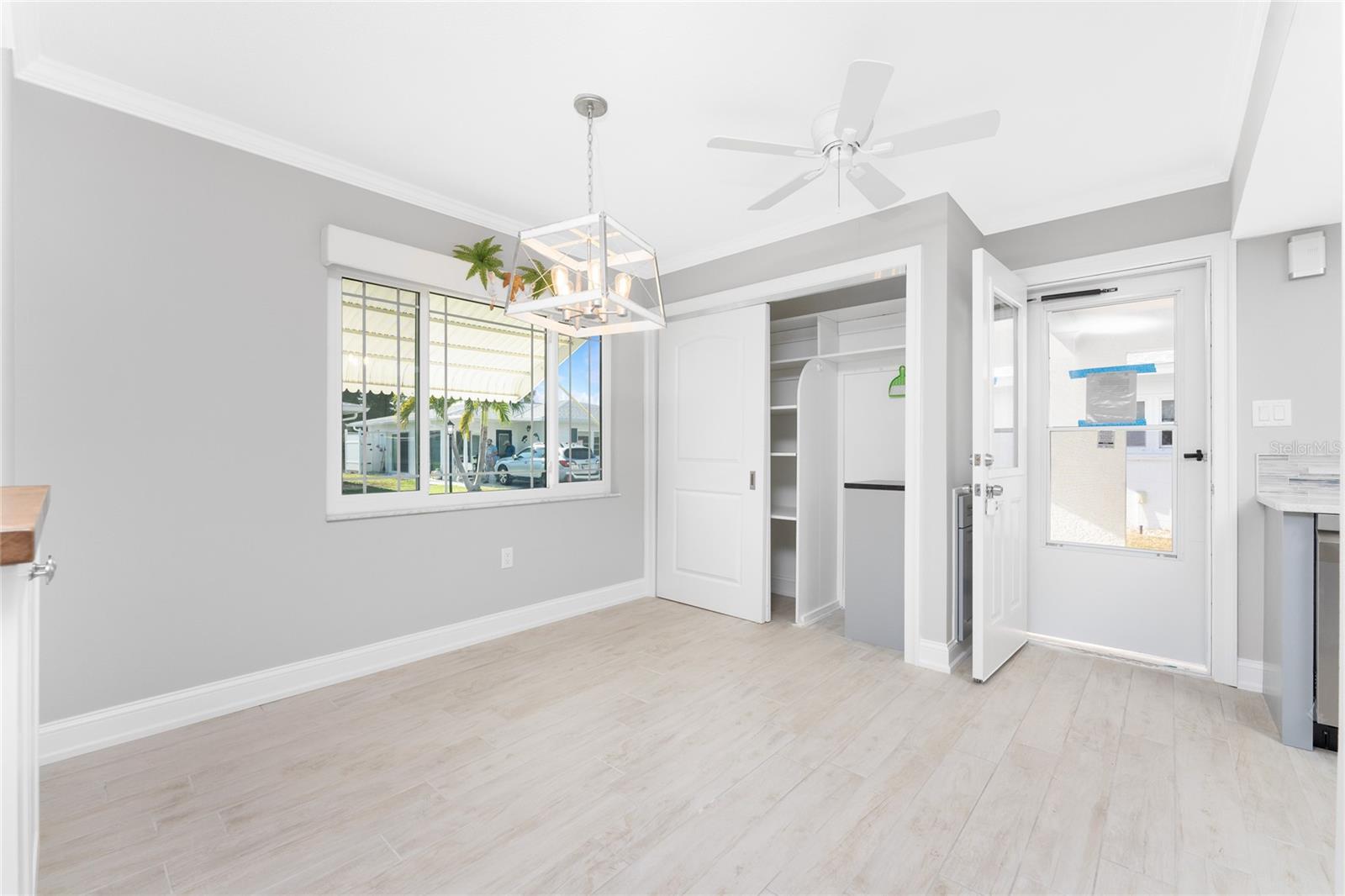 Image 16 of 50 For 1977 Beach Road 73