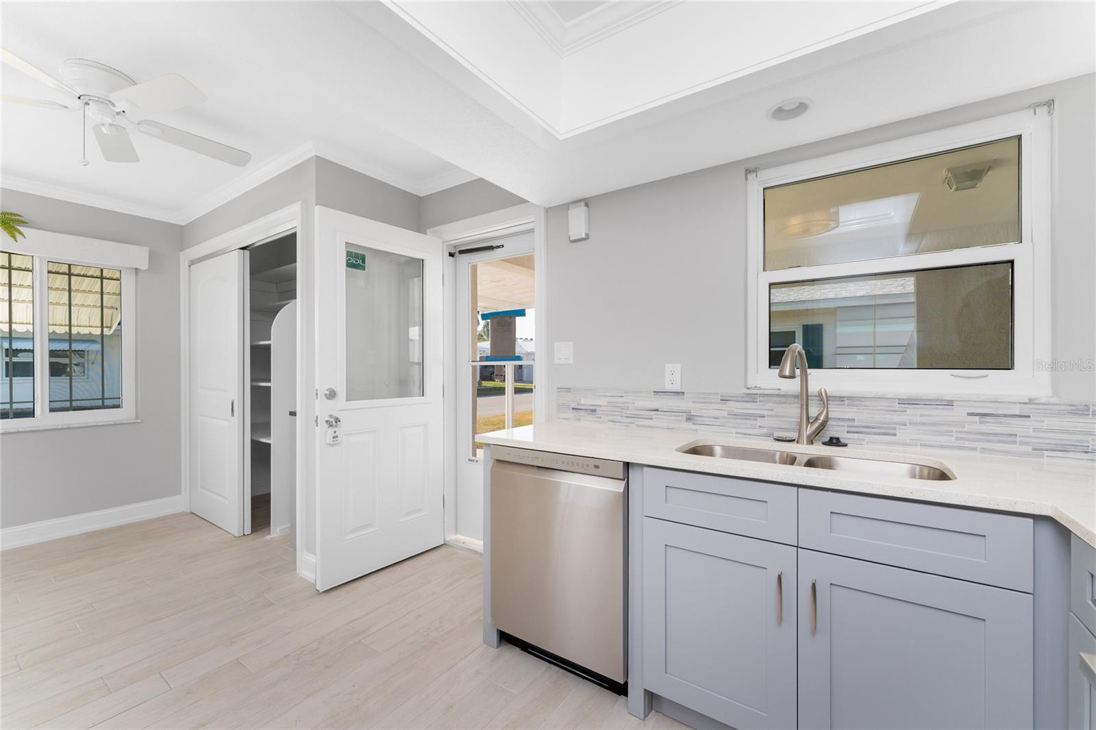 Image 22 of 50 For 1977 Beach Road 73