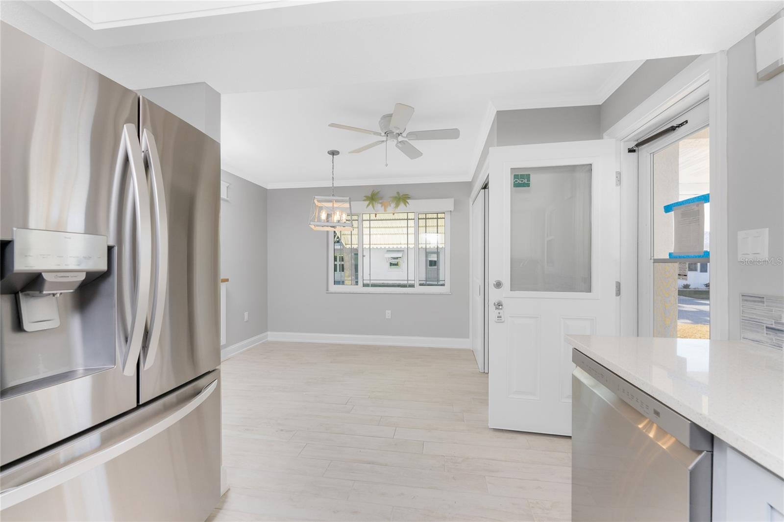 Image 23 of 50 For 1977 Beach Road 73