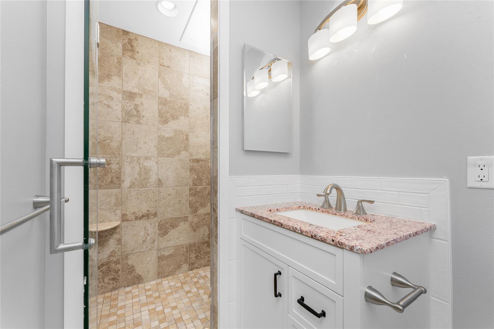 Image 30 of 50 For 1977 Beach Road 73