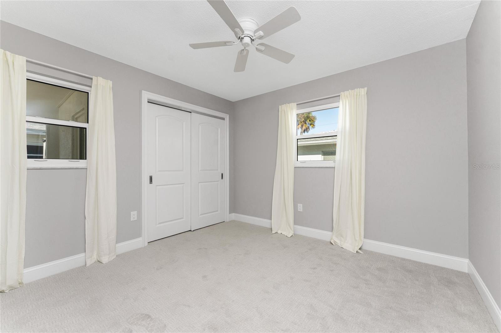 Image 33 of 50 For 1977 Beach Road 73