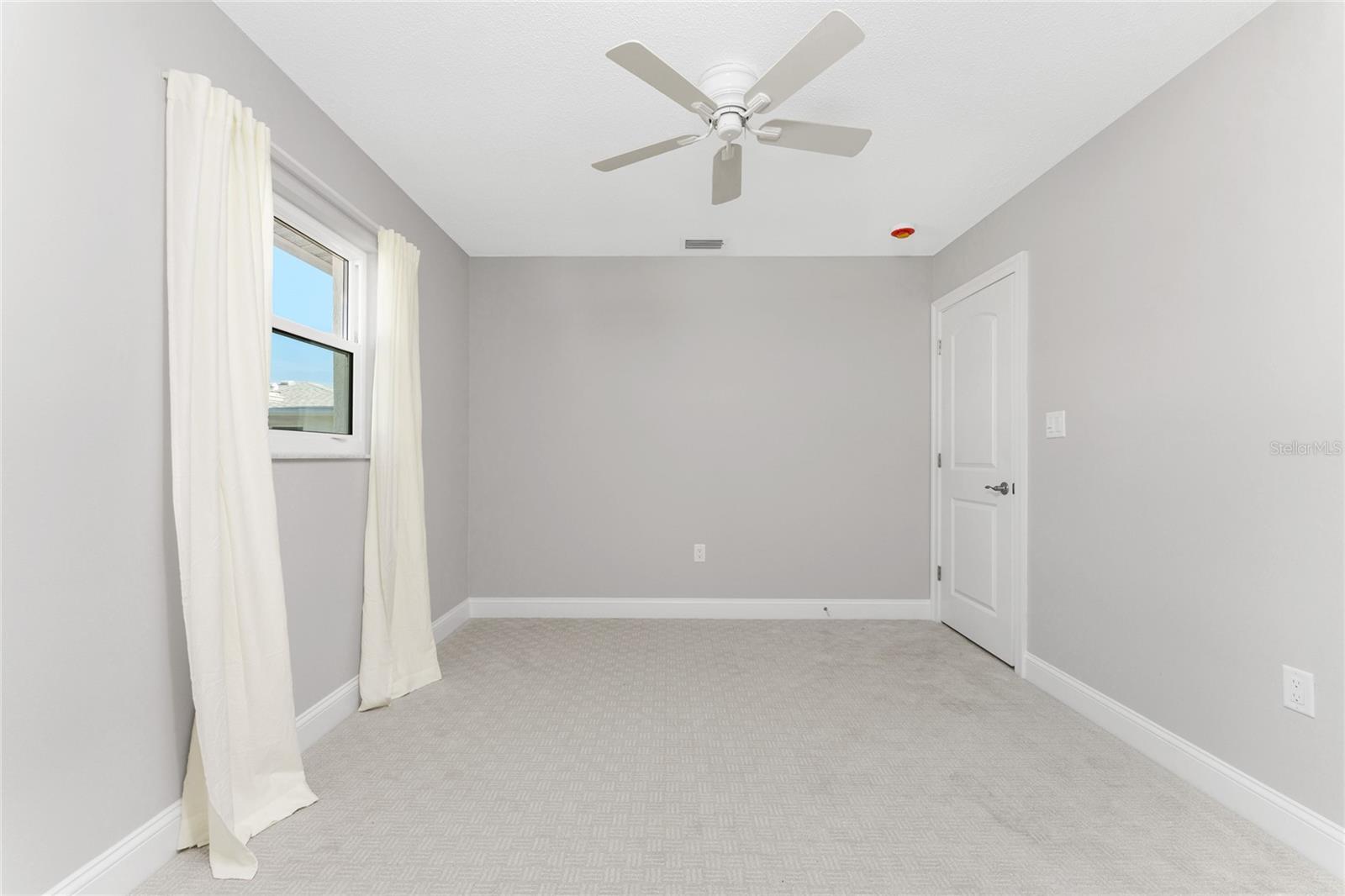 Image 36 of 50 For 1977 Beach Road 73