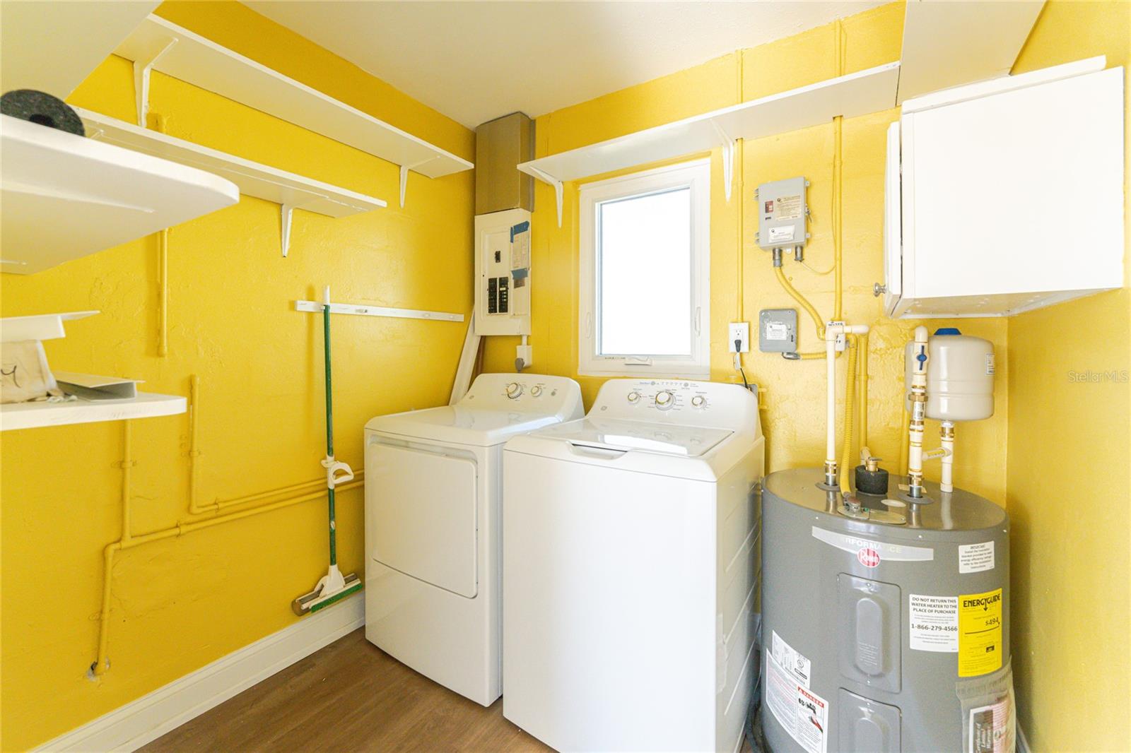 Image 39 of 50 For 1977 Beach Road 73