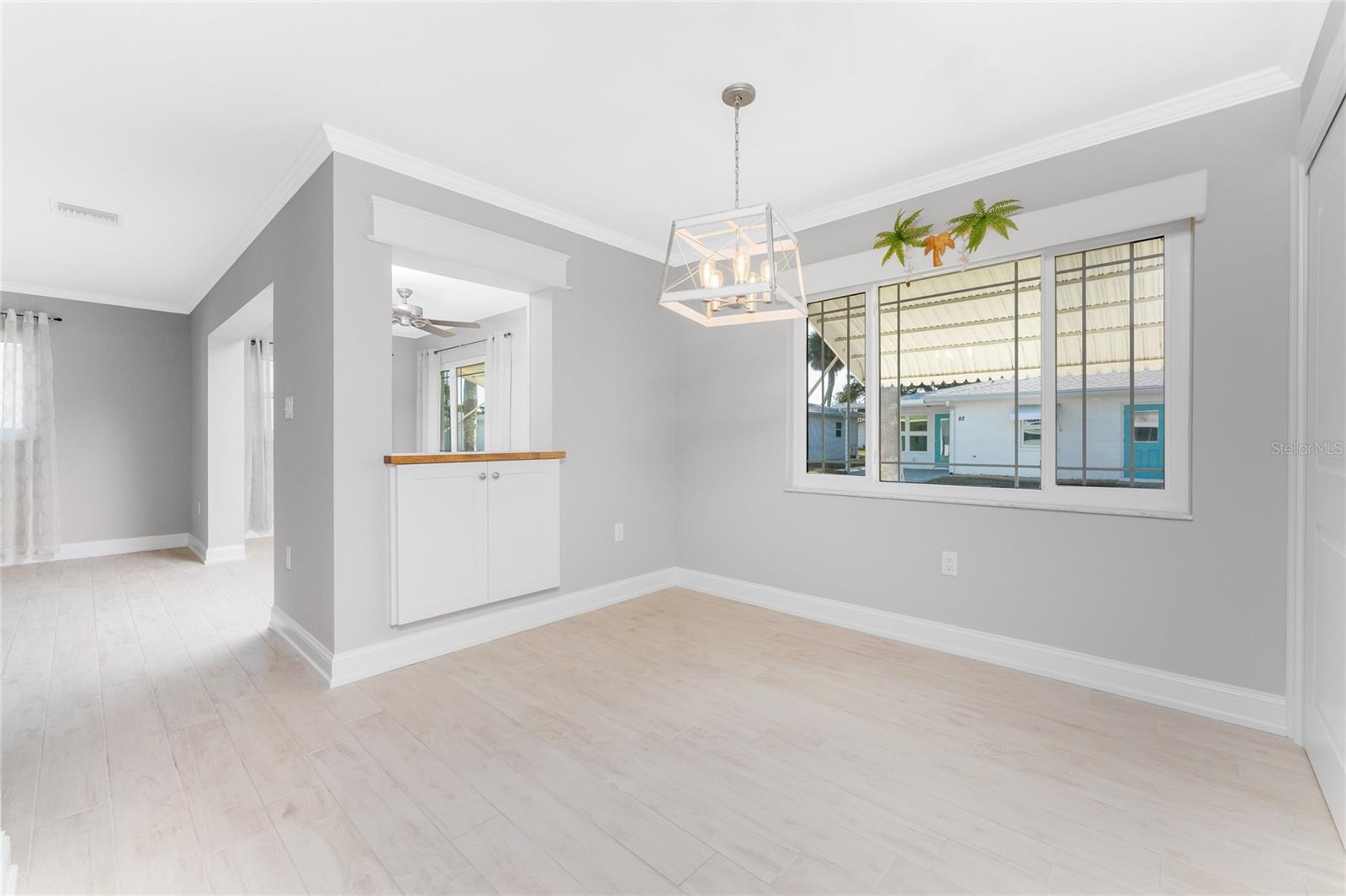 Image 5 of 50 For 1977 Beach Road 73