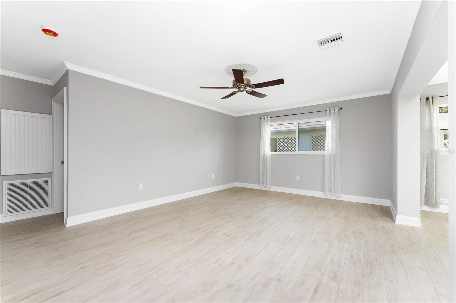 Image 6 of 50 For 1977 Beach Road 73