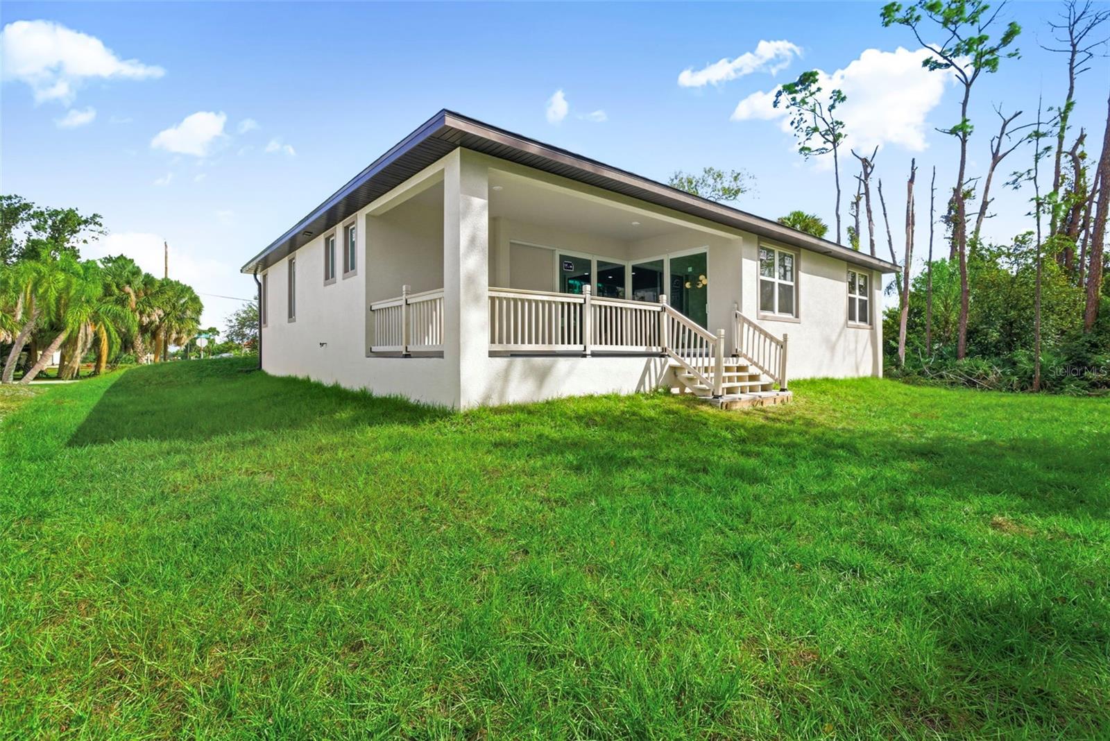 Listing photo id 12 for 13353 Gorman Avenue