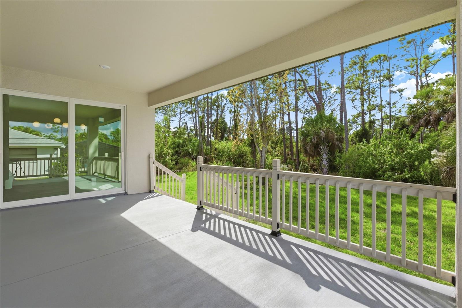 Listing photo id 13 for 13353 Gorman Avenue