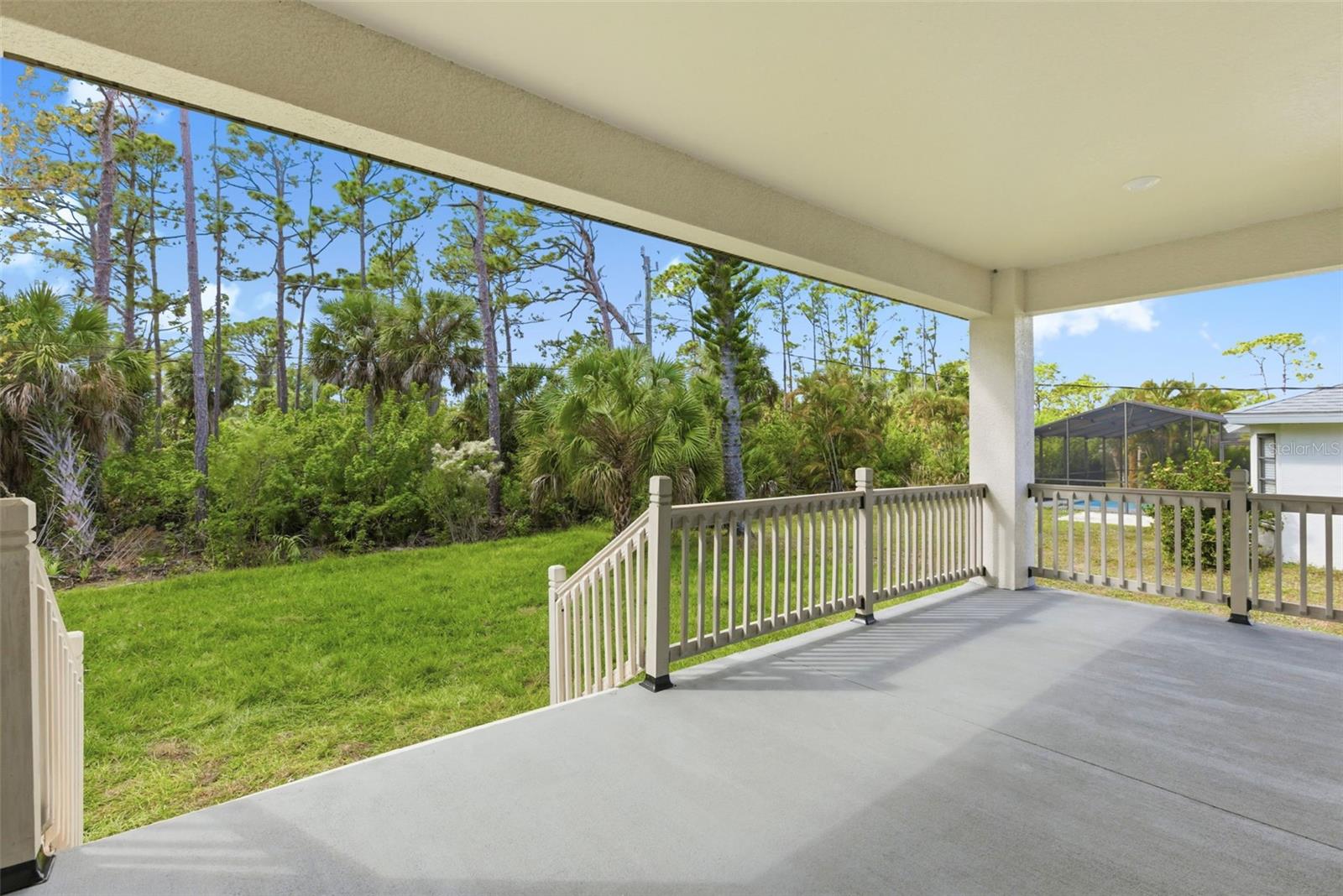 Listing photo id 14 for 13353 Gorman Avenue