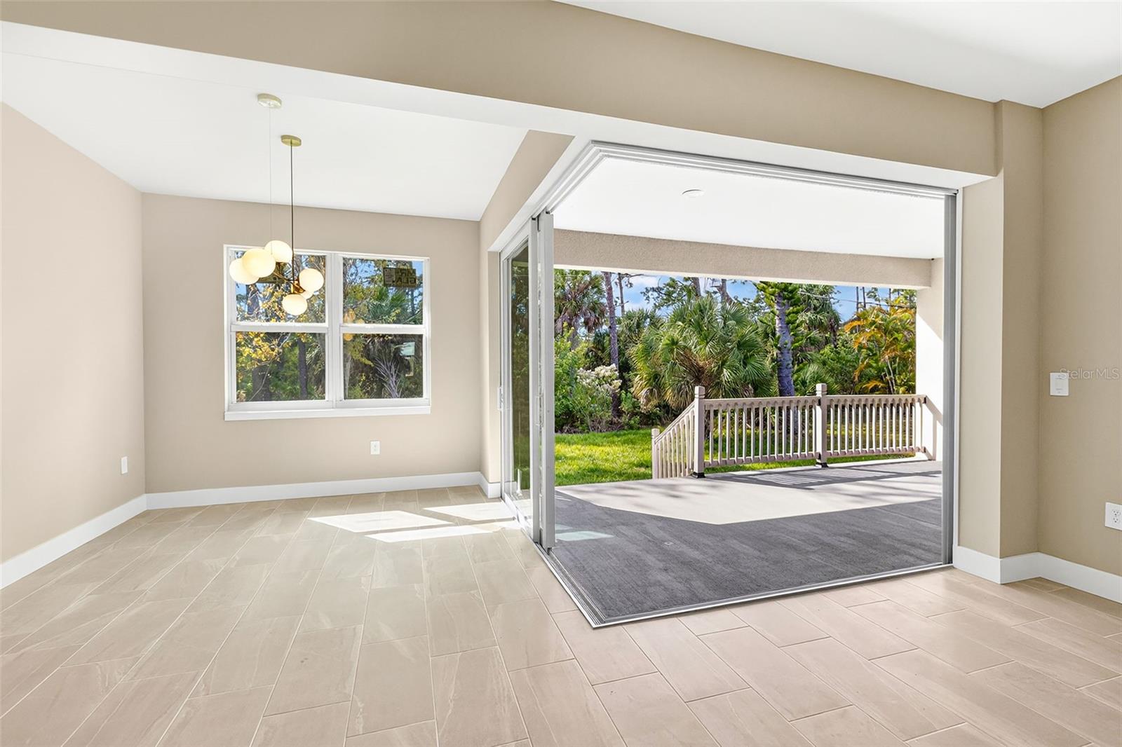 Listing photo id 29 for 13353 Gorman Avenue