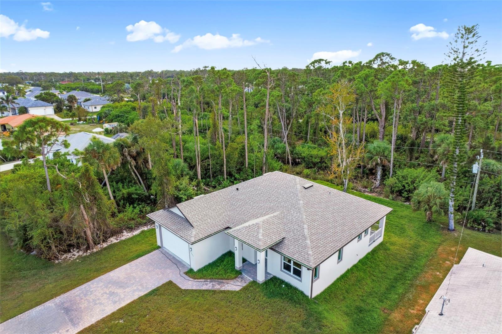 Listing photo id 3 for 13353 Gorman Avenue