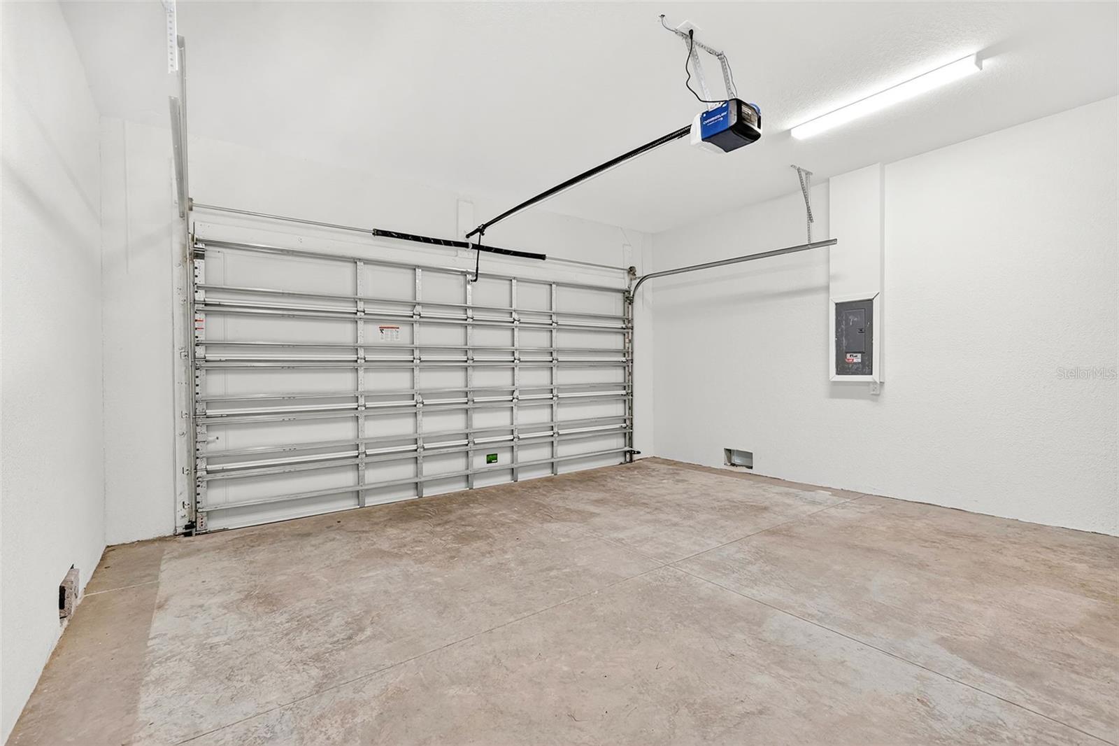 Listing photo id 54 for 13353 Gorman Avenue