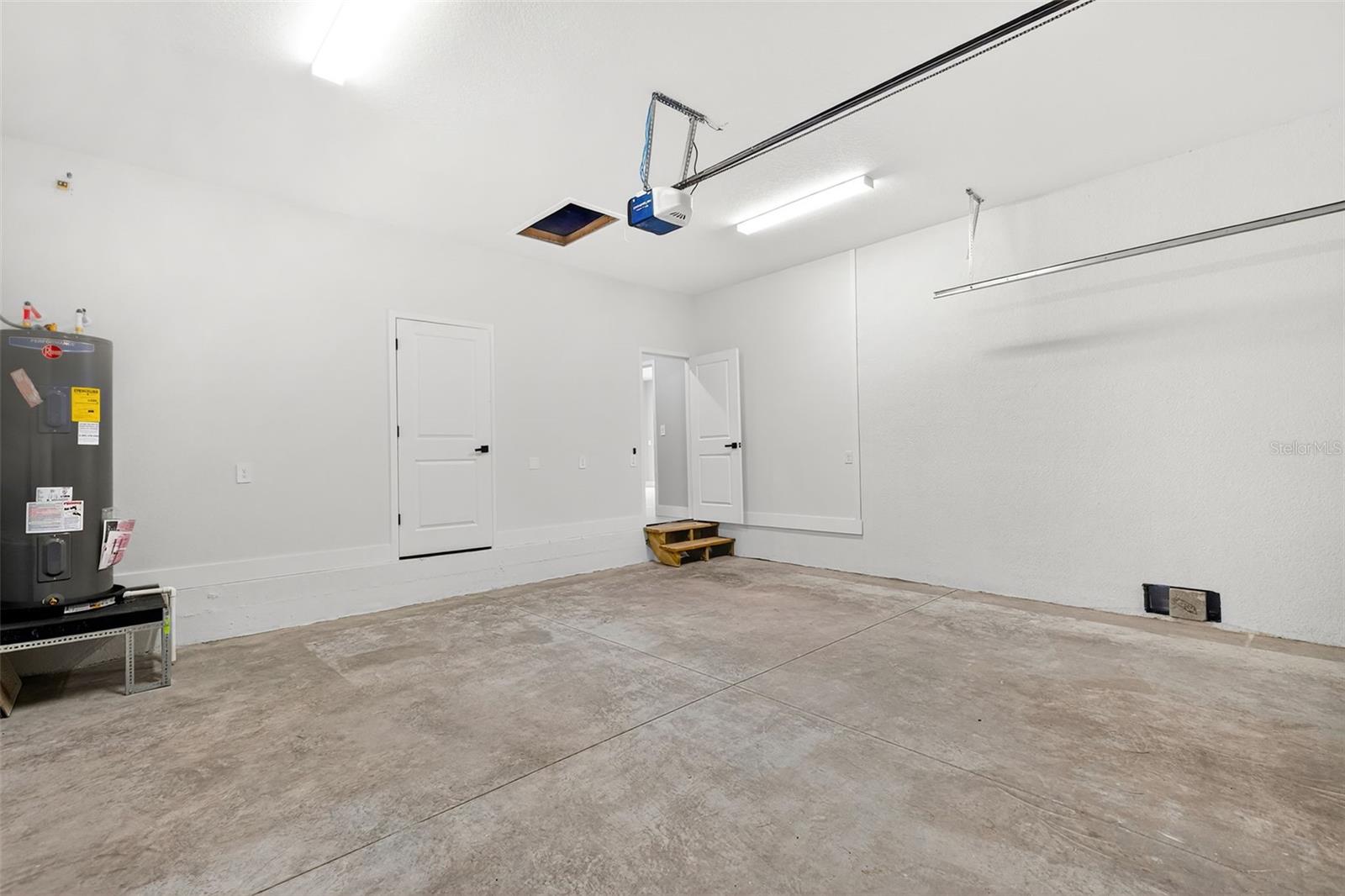 Listing photo id 55 for 13353 Gorman Avenue