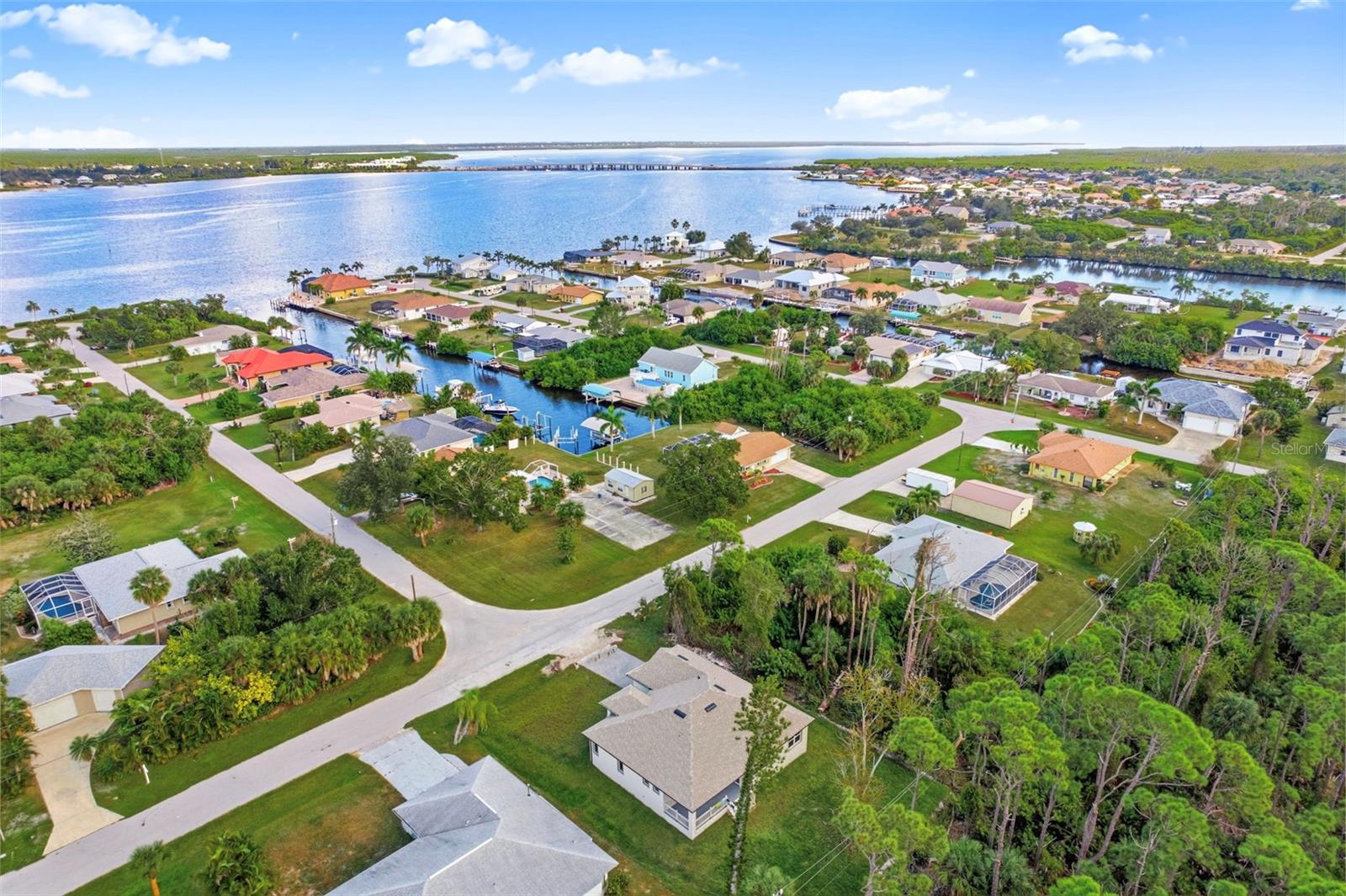 Listing photo id 57 for 13353 Gorman Avenue