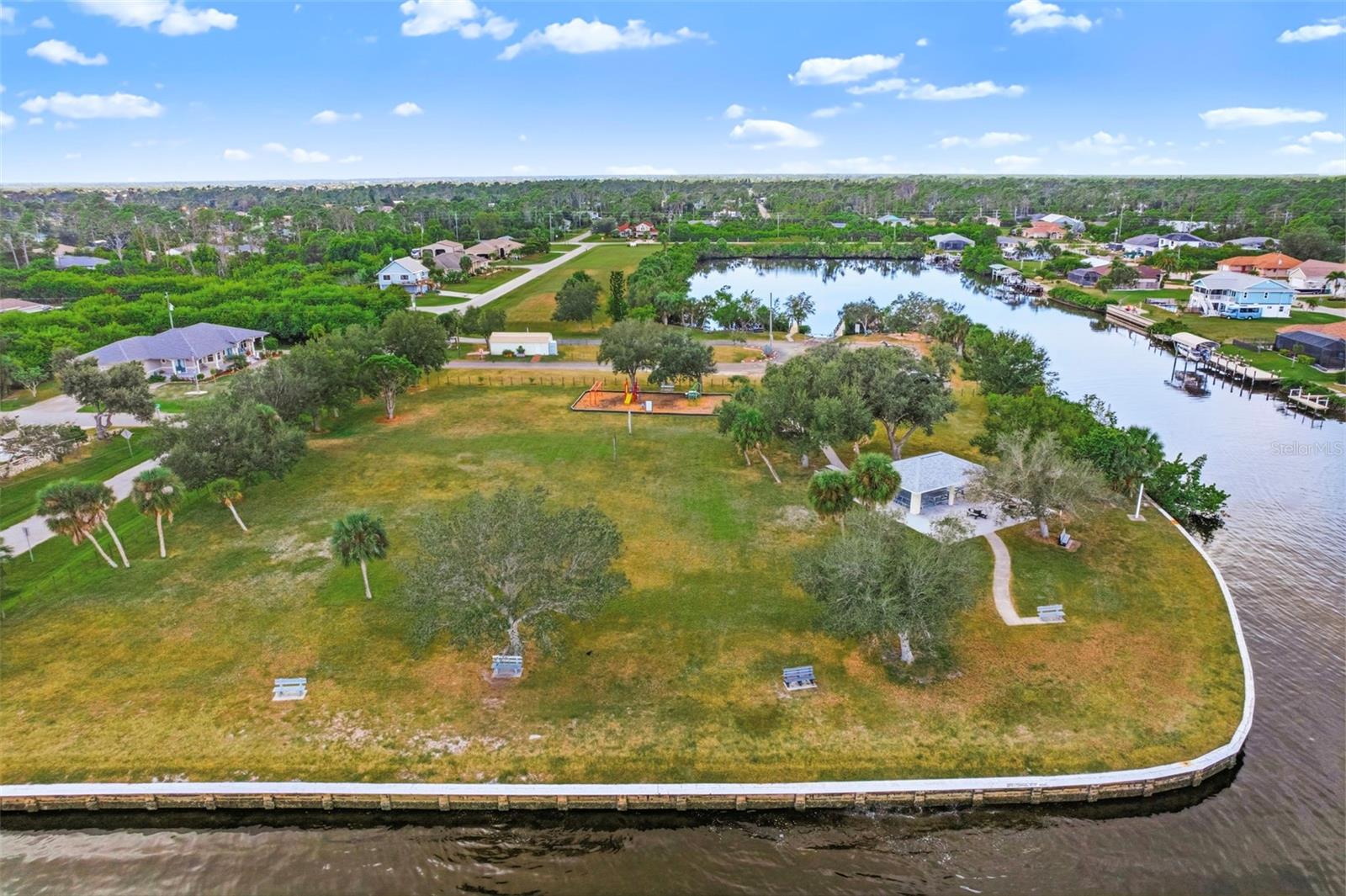 Listing photo id 63 for 13353 Gorman Avenue