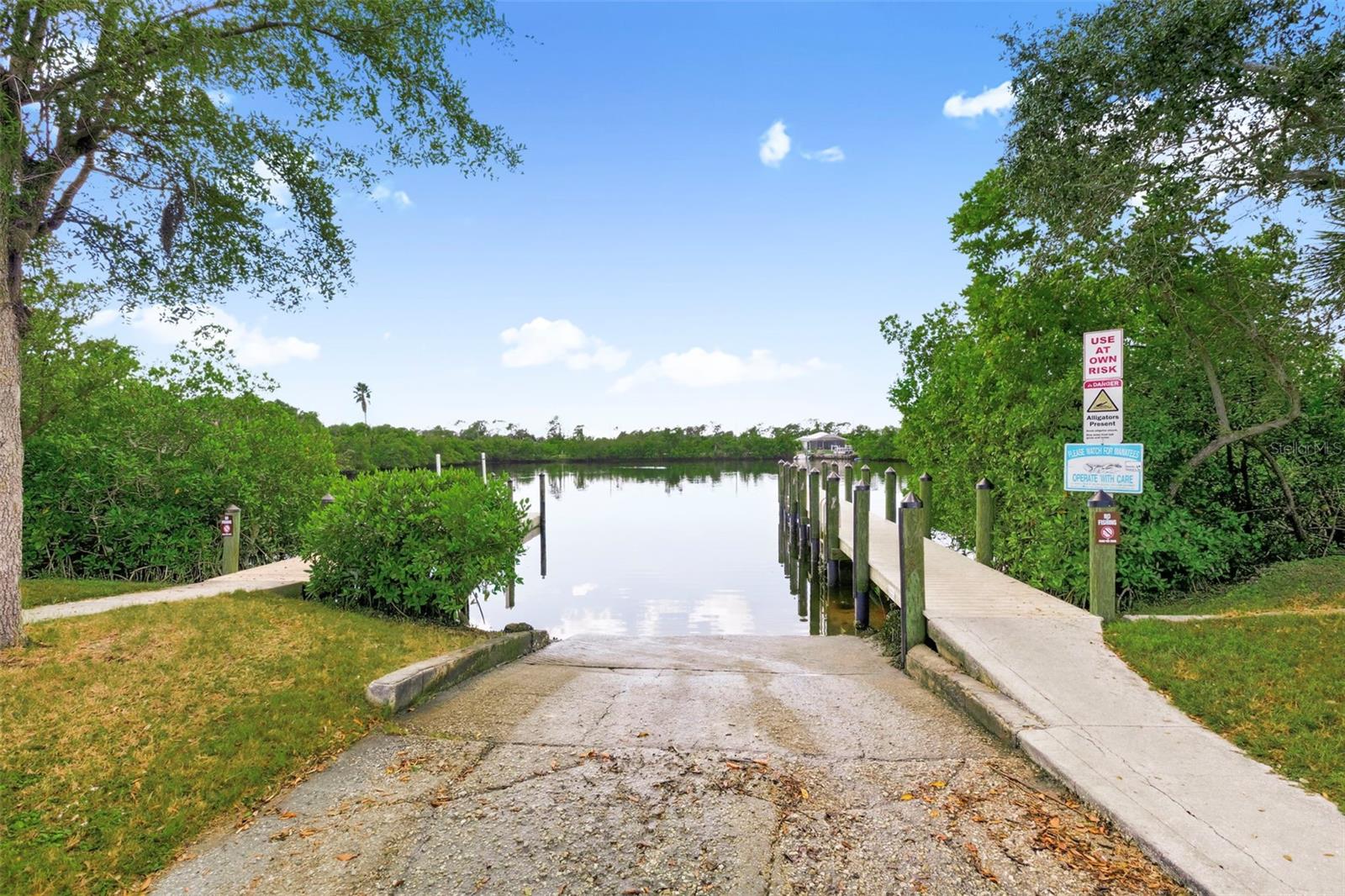 Listing photo id 66 for 13353 Gorman Avenue