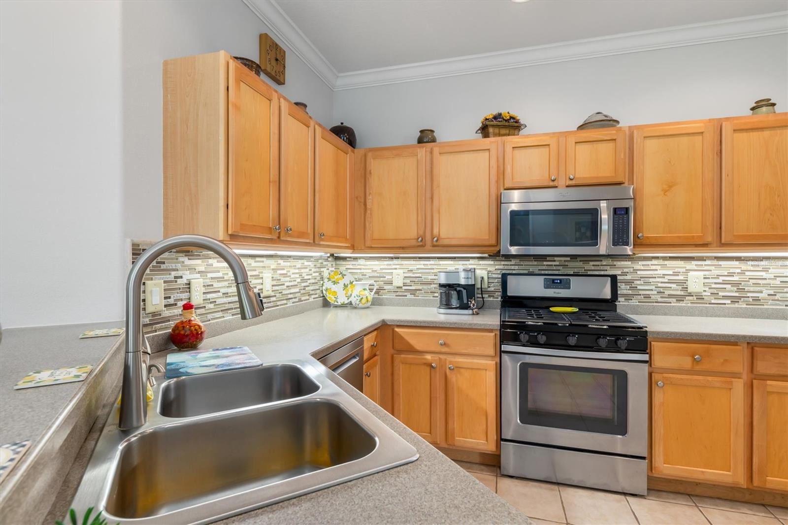 Image 21 of 61 For 4567 Whispering Oaks Dr