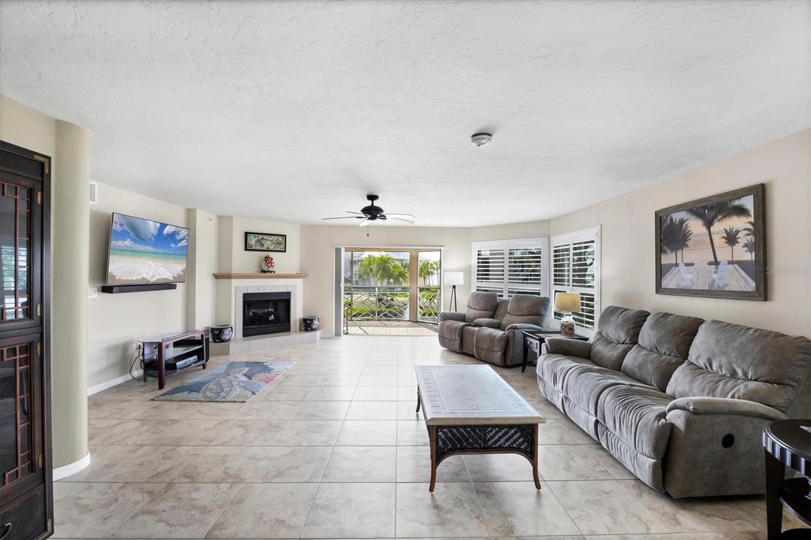 Image 10 of 58 For 11000 Placida Road 2202