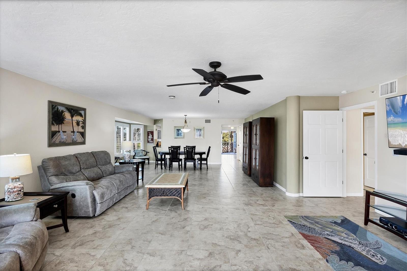 Image 18 of 58 For 11000 Placida Road 2202