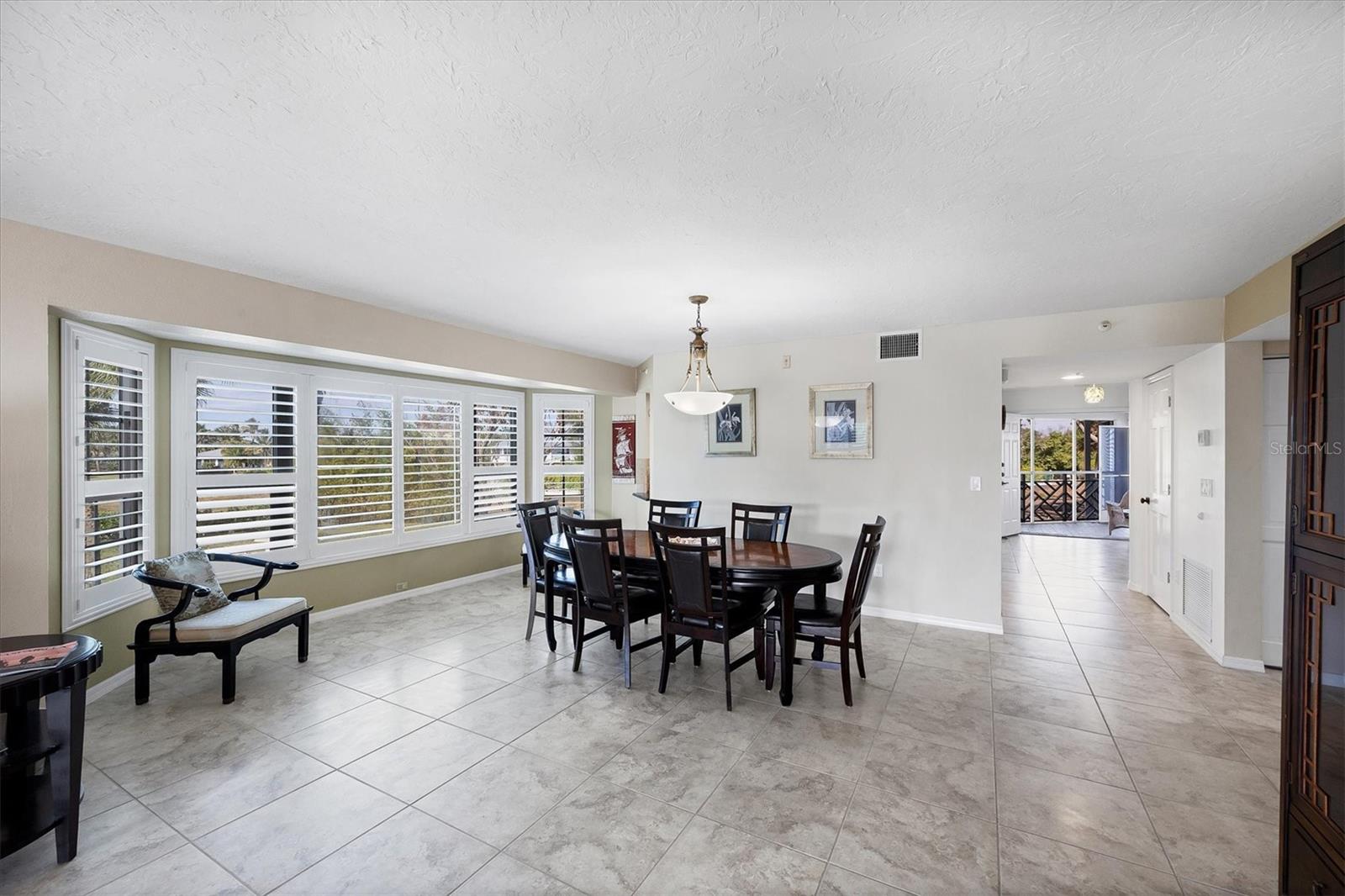 Image 19 of 58 For 11000 Placida Road 2202