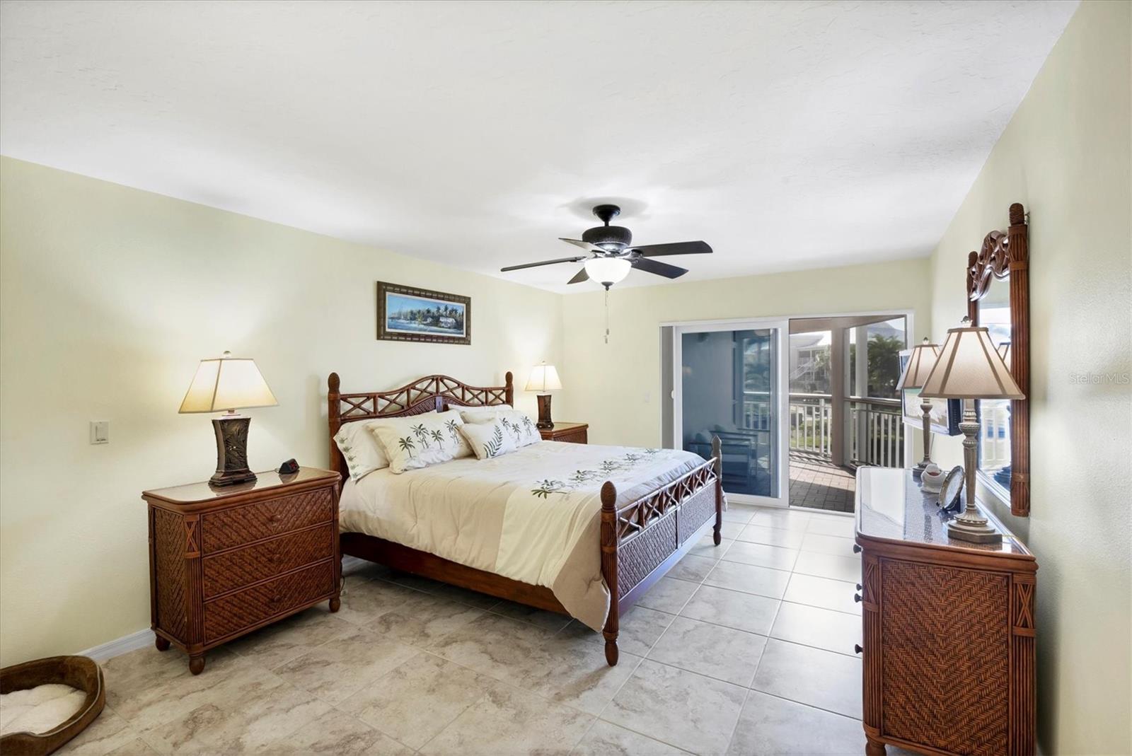 Image 21 of 58 For 11000 Placida Road 2202