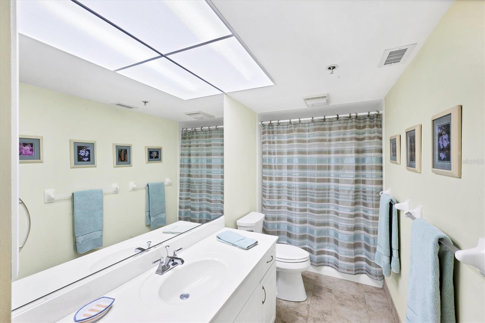 Image 25 of 58 For 11000 Placida Road 2202